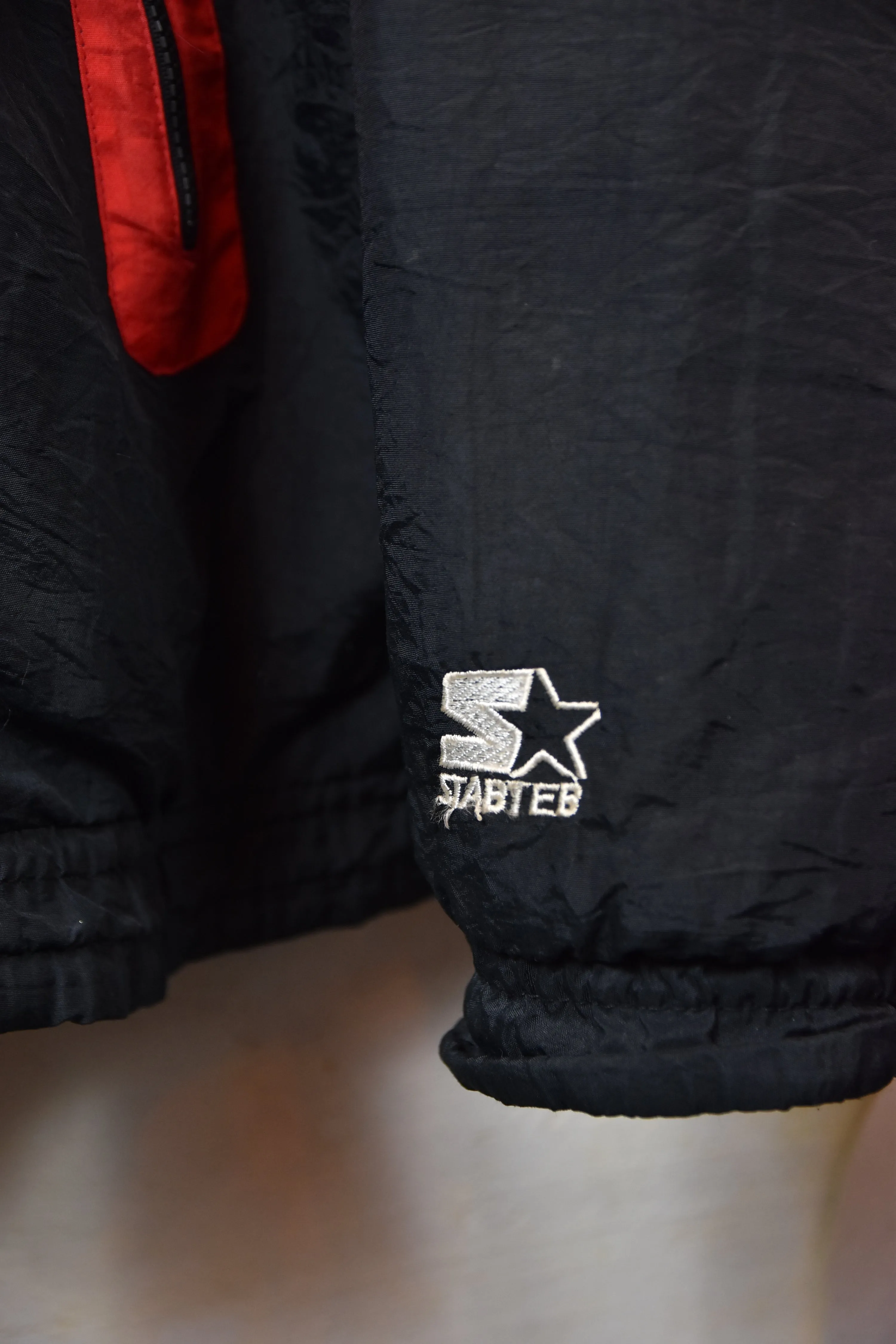 STARTER schwarz-rote oversized Jacke mit Patches, Gr. XXL