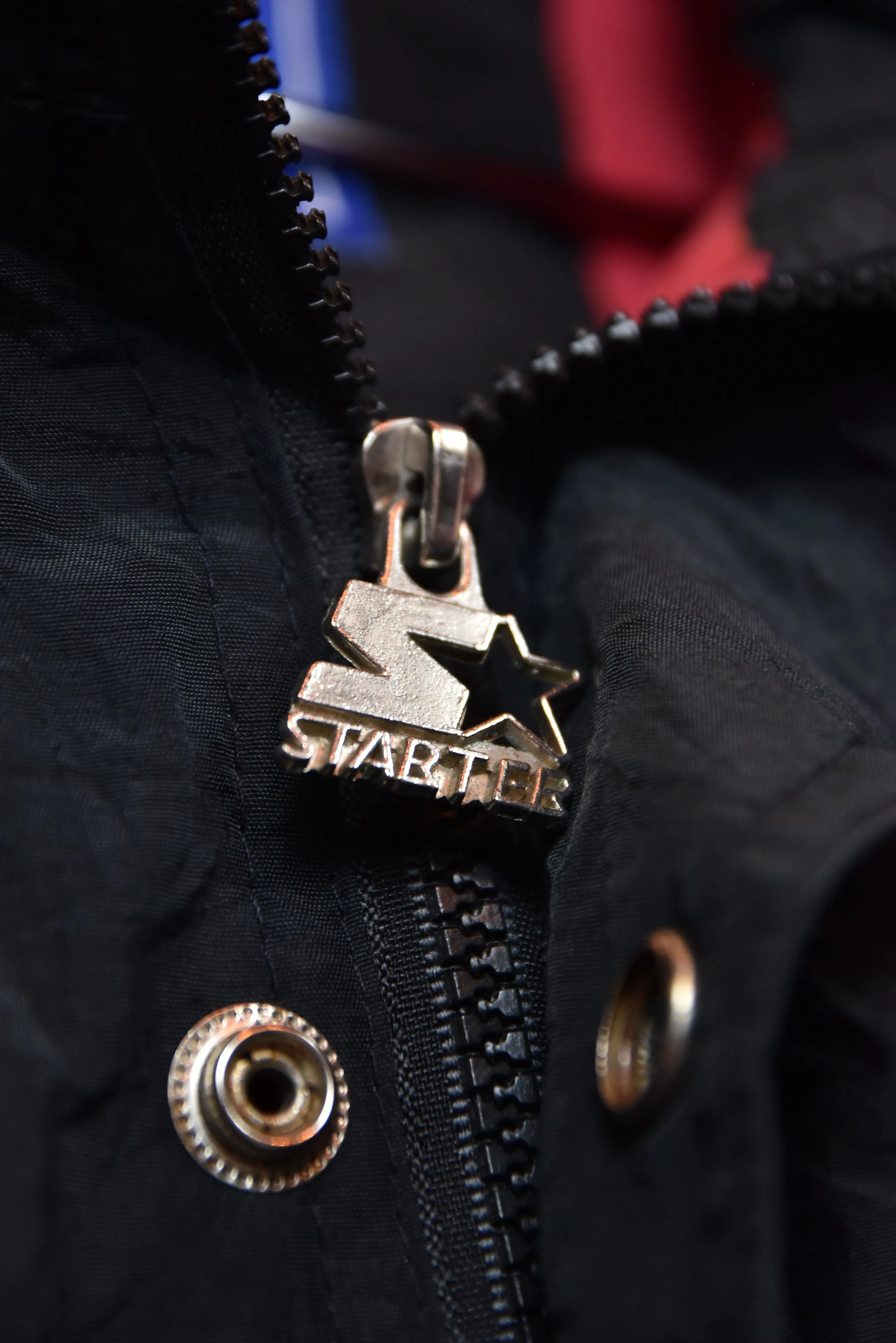 STARTER schwarz-rote oversized Jacke mit Patches, Gr. XXL