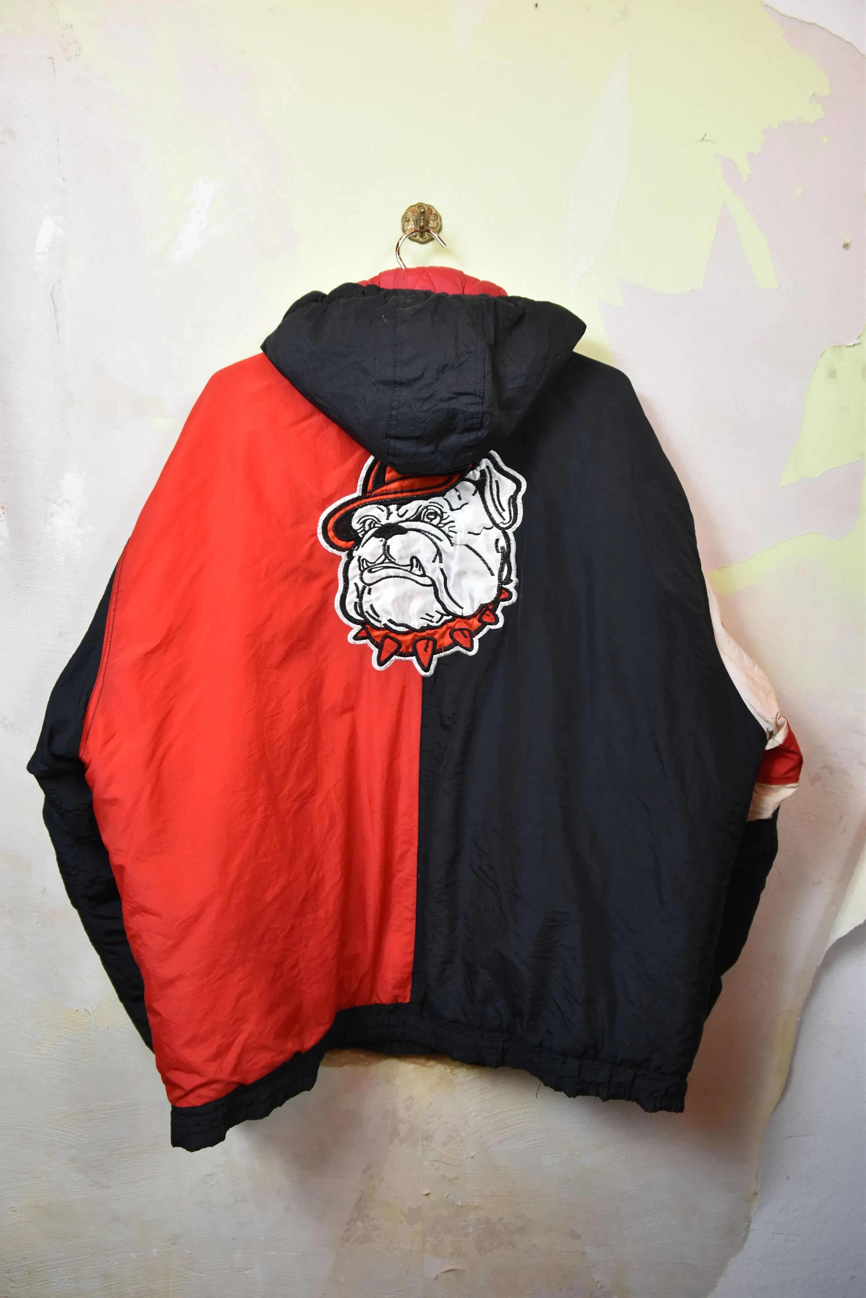 STARTER schwarz-rote oversized Jacke mit Patches, Gr. XXL