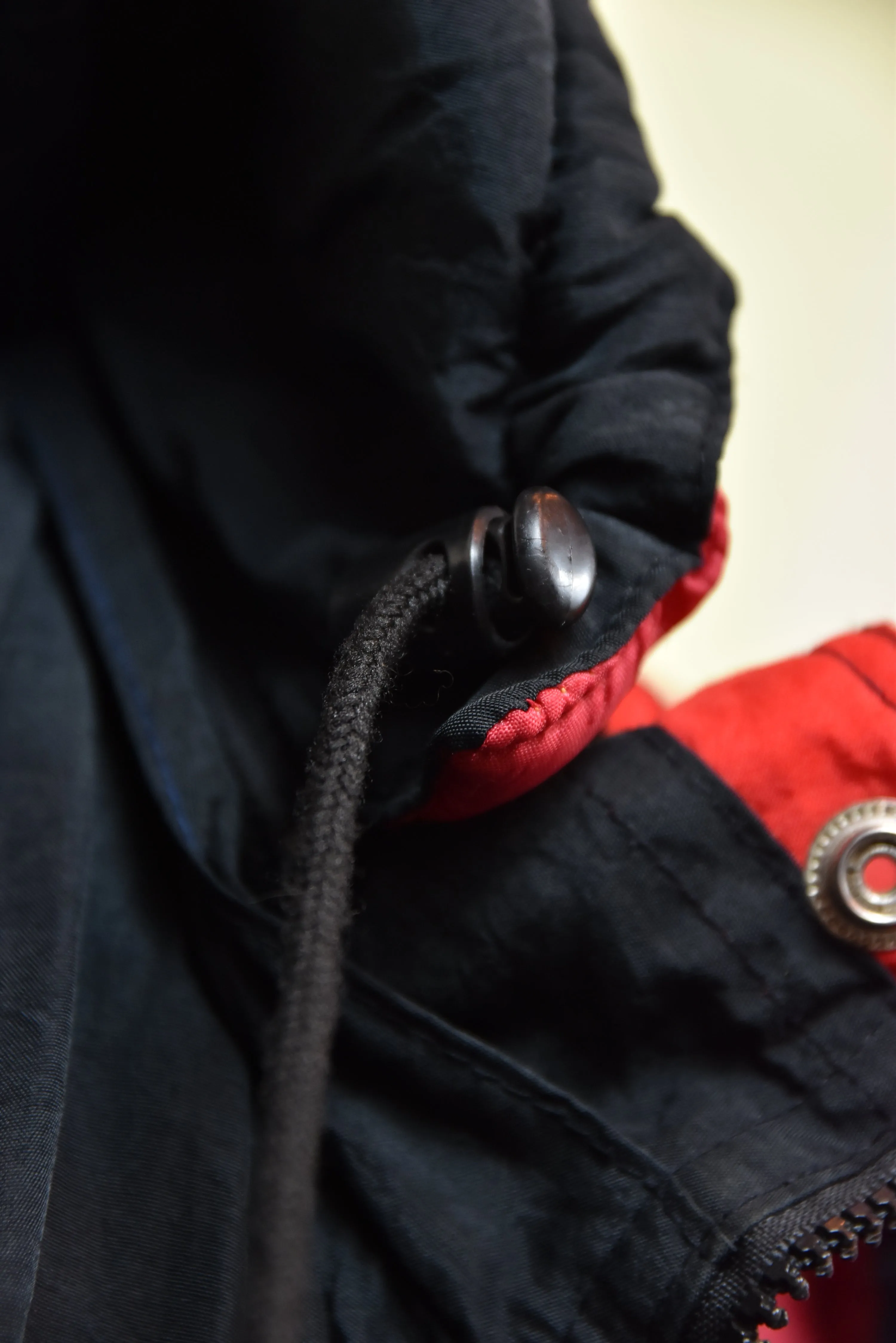 STARTER schwarz-rote oversized Jacke mit Patches, Gr. XXL